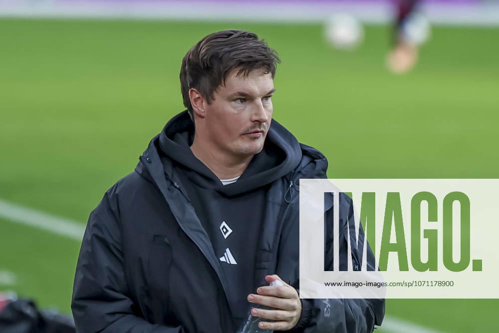 Merlin Polzin (Hamburger SV, Trainer) , Deutschland, Fussball, 1. Bundesliga, 16.Spieltag, 2025 2026, SC Freiburg vs. Hamburger SV, 10.01.2026, Freiburg im Breisgau Europa-Park Stadion Deutschland