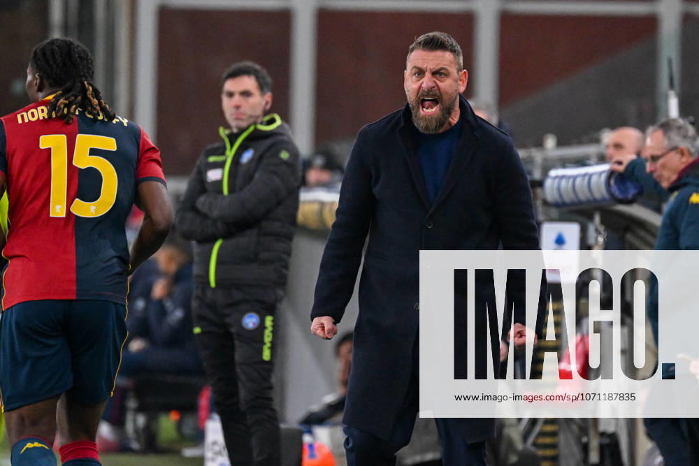 GenoaÕs head coach Daniele De Rossi during the Serie A soccer match between Genoa and Cagliari at the Luigi Ferraris Stadium in Genoa, Italy - Monday, January 12, 2026. - Soccer .