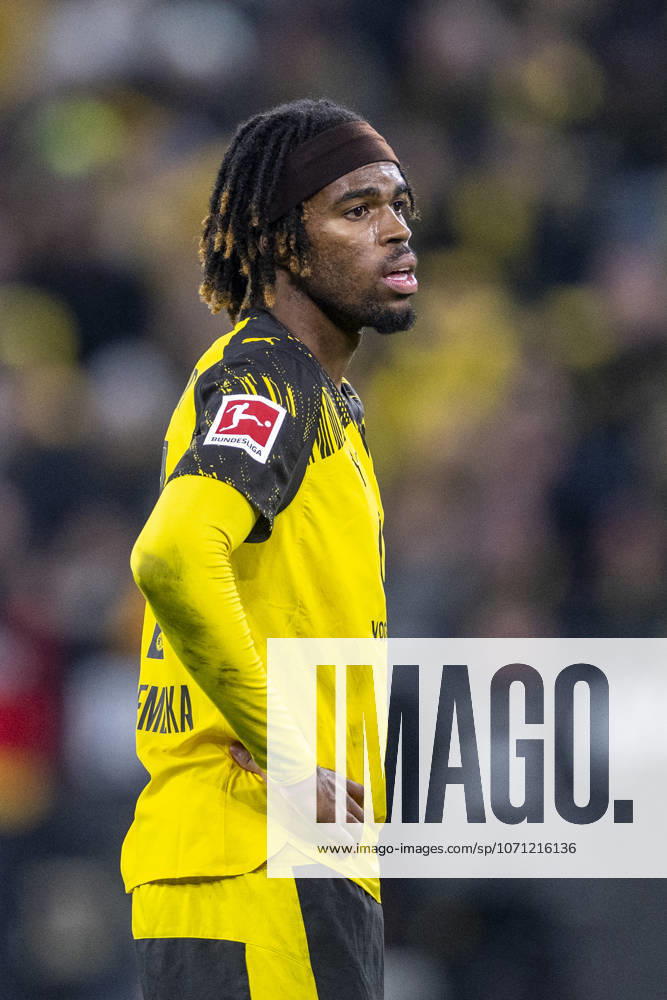 Borussia Dortmund - SV Werder Bremen, 17. Spieltag im Signal-Iduna-Park. Carney Chukwuemeka (Borussia Dortmund) reagiert. WICHTIGER HINWEIS: Gemäß den Vorgaben der DFL und des DFB ist es untersagt, in dem Stadion und oder vom Spiel angefertigte Fotoaufnahmen in Form von Sequenzbildern und oder videoähnlichen Fotostrecken zu verwerten bzw. verwerten zu lassen.