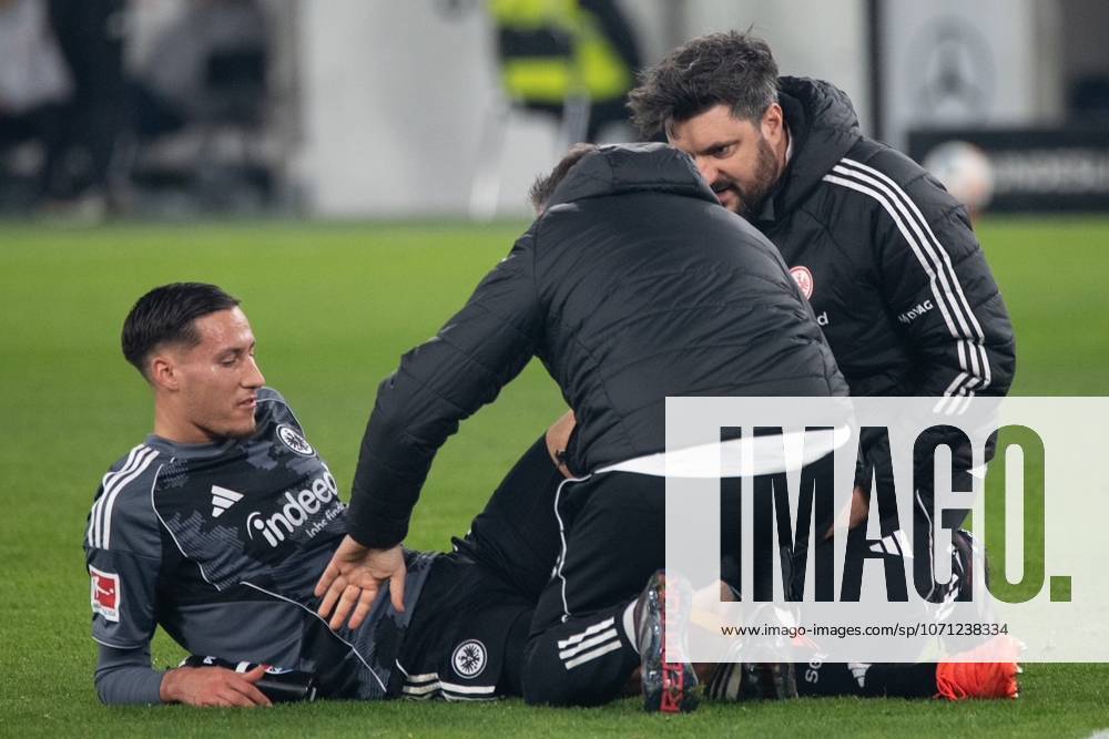 Younes Ebnoutalib (Eintracht Frankfurt) injured, is treated on the groundduring during the 1.Bundesliga Matchday 17 match between VFB Stuttgart and Eintracht Frankfurt at MHP Arena in Stuttgart, Germany on January 13, 2026