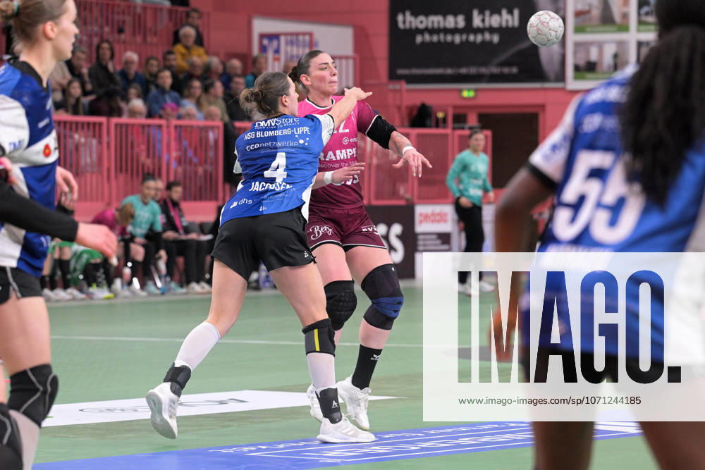 Gabriela Clausson Bitolo (TusSies Metzingen, 22) gegen Andrea Jacobsen (HSG Blomberg-Lippe, 04) TusSies Metzingen vs. HSG Blomberg-Lippe, Handball, Alsco HBF, 13.Ligaspieltag, Saison 2025 2026, 14.01.2026 TusSies Metzingen vs. HSG Blomberg-Lippe, Handball, Alsco HBF, 13.Ligaspieltag, Saison 2025 2026, 14.01.2026 Tuebingen
