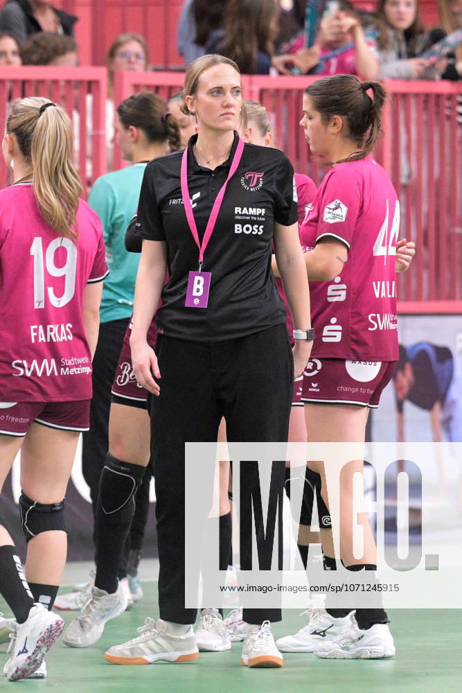 Miriam Hirsch (TusSies Metzingen, Trainerin) muss ihr 3 Time Out nehmen TusSies Metzingen vs. HSG Blomberg-Lippe, Handball, Alsco HBF, 13.Ligaspieltag, Saison 2025 2026, 14.01.2026 TusSies Metzingen vs. HSG Blomberg-Lippe, Handball, Alsco HBF, 13.Ligaspieltag, Saison 2025 2026, 14.01.2026 Tuebingen
