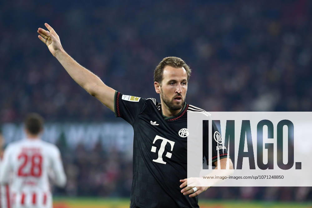 Harry Kane (FC Bayern Muenchen) gestikuliert, gestik waehrend des Spiels der Bundesliga zwischen dem 1. FC Köln und FC Bayern München, RheinEnergieSTADION am 14. January 2026 in Köln, Deutschland. (Foto von Ralf Treese DeFodi Images) +++ Harry Kane (FC Bayern Muenchen) gestures during the Bundesliga match between 1. FC Köln and FC Bayern München at RheinEnergieSTADION on January 14, 2026 in Köln, Germany. (Photo by Ralf Treese DeFodi Images) DFL regulations prohibit any use of photographs as image sequences and or quasi-video. (Photo by Ralf Treese DeFodi Images) -
