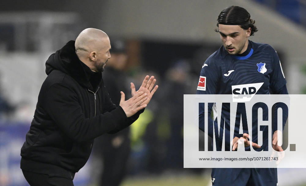 Trainer Coach Christian Ilzer TSG 1899 Hoffenheim am Spielfeldrand im Gespraech Diskussion mit Leon Avdullahu TSG 1899 Hoffenheim (07) TSG 1899 Hoffenheim vs Borussia Moenchengladbach BMG 14.01.2026 DFL REGULATIONS PROHIBIT ANY USE OF PHOTOGRAPHS AS IMAGE SEQUENCES AND OR QUASI-VIDEO TSG 1899 Hoffenheim vs Borussia Moenchengladbach BMG Sinsheim
