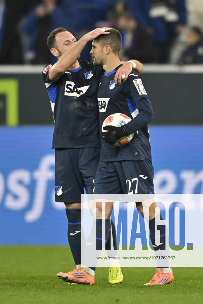 Nach Spielende: Schlussjubel, Freude, Glueck, Jubel Andrej Kramaric TSG 1899 Hoffenheim (27) Vladimir Coufal TSG 1899 Hoffenheim (34) TSG 1899 Hoffenheim vs Borussia Moenchengladbach BMG 14.01.2026 DFL REGULATIONS PROHIBIT ANY USE OF PHOTOGRAPHS AS IMAGE SEQUENCES AND OR QUASI-VIDEO TSG 1899 Hoffenheim vs Borussia Moenchengladbach BMG Sinsheim