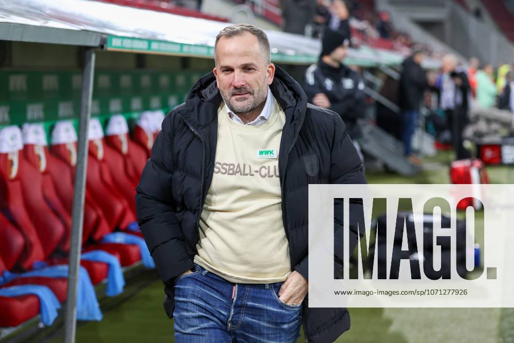 Chef-Trainer Manuel Baum (FC Augsburg), FC Augsburg vs. 1. FC Union Berlin, Fussball, 1. Bundesliga, 17. Spieltag, 15.01.2026 DFB regulations prohibit any use of photographs as image sequences and or quasi-video Augsburg Bayern Deutschland
