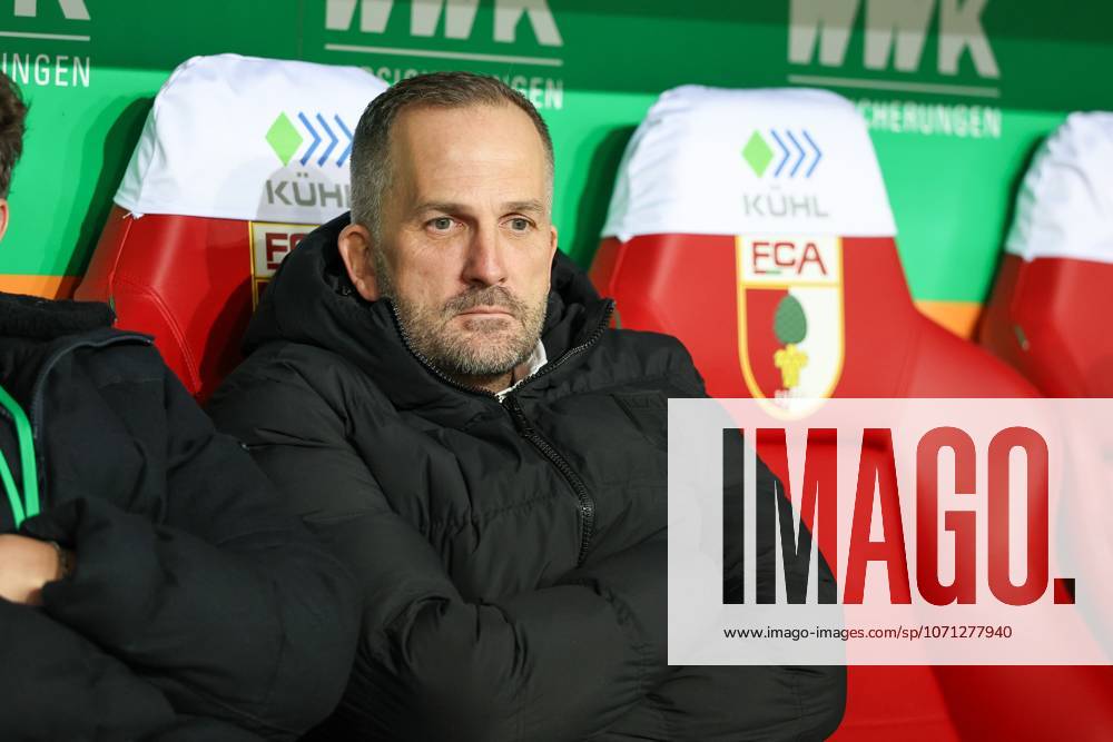 Chef-Trainer Manuel Baum (FC Augsburg), FC Augsburg vs. 1. FC Union Berlin, Fussball, 1. Bundesliga, 17. Spieltag, 15.01.2026 DFB regulations prohibit any use of photographs as image sequences and or quasi-video Augsburg Bayern Deutschland