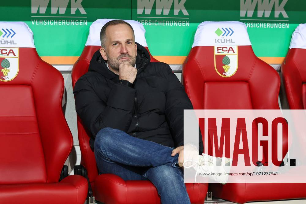 Chef-Trainer Manuel Baum (FC Augsburg), FC Augsburg vs. 1. FC Union Berlin, Fussball, 1. Bundesliga, 17. Spieltag, 15.01.2026 DFB regulations prohibit any use of photographs as image sequences and or quasi-video Augsburg Bayern Deutschland