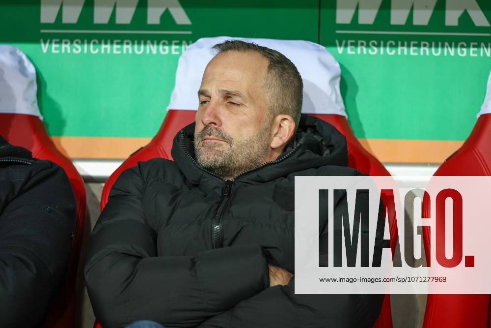 Chef-Trainer Manuel Baum (FC Augsburg), FC Augsburg vs. 1. FC Union Berlin, Fussball, 1. Bundesliga, 17. Spieltag, 15.01.2026 DFB regulations prohibit any use of photographs as image sequences and or quasi-video Augsburg Bayern Deutschland