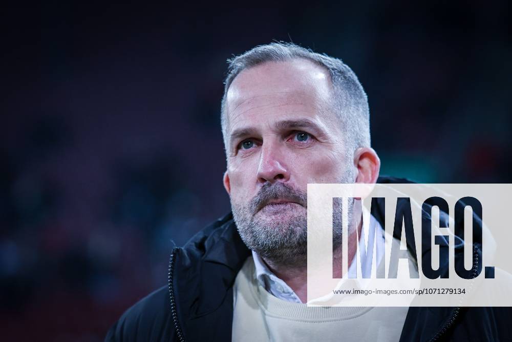 Chef-Trainer Manuel Baum (FC Augsburg), FC Augsburg vs. 1. FC Union Berlin, Fussball, Maenner, Bundesliga, Saison 2025 2026, Hinrunde, 17 Spieltag, 15.01.2026 DFB regulations prohibit any use of photographs as image sequences and or quasi-video Augsburg Bayern Deutschland