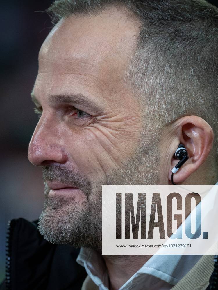 Chef-Trainer Manuel Baum (FC Augsburg), FC Augsburg vs. 1. FC Union Berlin, Fussball, Maenner, Bundesliga, Saison 2025 2026, Hinrunde, 17 Spieltag, 15.01.2026 DFB regulations prohibit any use of photographs as image sequences and or quasi-video Augsburg Bayern Deutschland