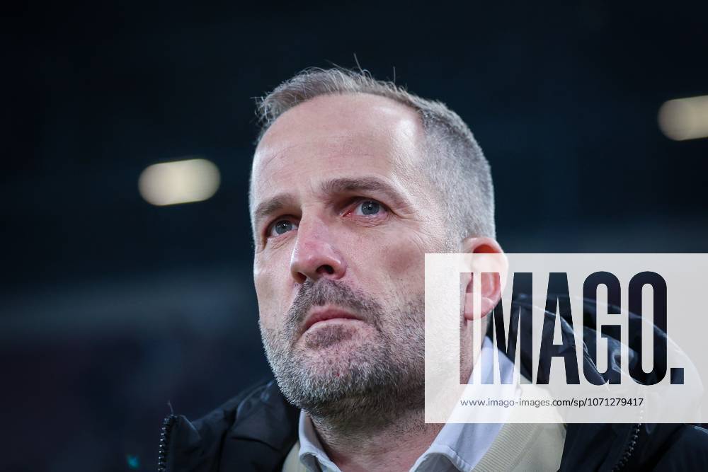 Chef-Trainer Manuel Baum (FC Augsburg), FC Augsburg vs. 1. FC Union Berlin, Fussball, Maenner, Bundesliga, Saison 2025 2026, Hinrunde, 17 Spieltag, 15.01.2026 DFB regulations prohibit any use of photographs as image sequences and or quasi-video Augsburg Bayern Deutschland