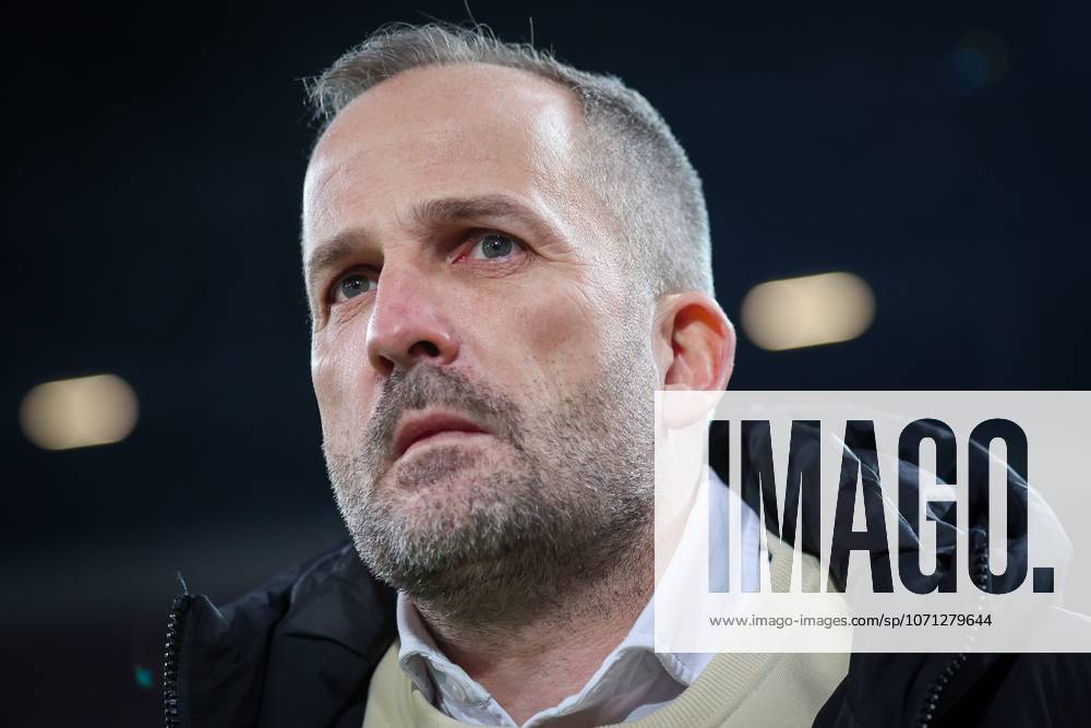 Chef-Trainer Manuel Baum (FC Augsburg), FC Augsburg vs. 1. FC Union Berlin, Fussball, Maenner, Bundesliga, Saison 2025 2026, Hinrunde, 17 Spieltag, 15.01.2026 DFB regulations prohibit any use of photographs as image sequences and or quasi-video Augsburg Bayern Deutschland