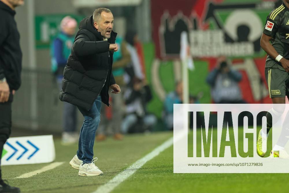 Chef-Trainer Manuel Baum (FC Augsburg), FC Augsburg vs. 1. FC Union Berlin, Fussball, 1. Bundesliga, 17. Spieltag, 15.01.2026 DFB regulations prohibit any use of photographs as image sequences and or quasi-video Augsburg Bayern Deutschland