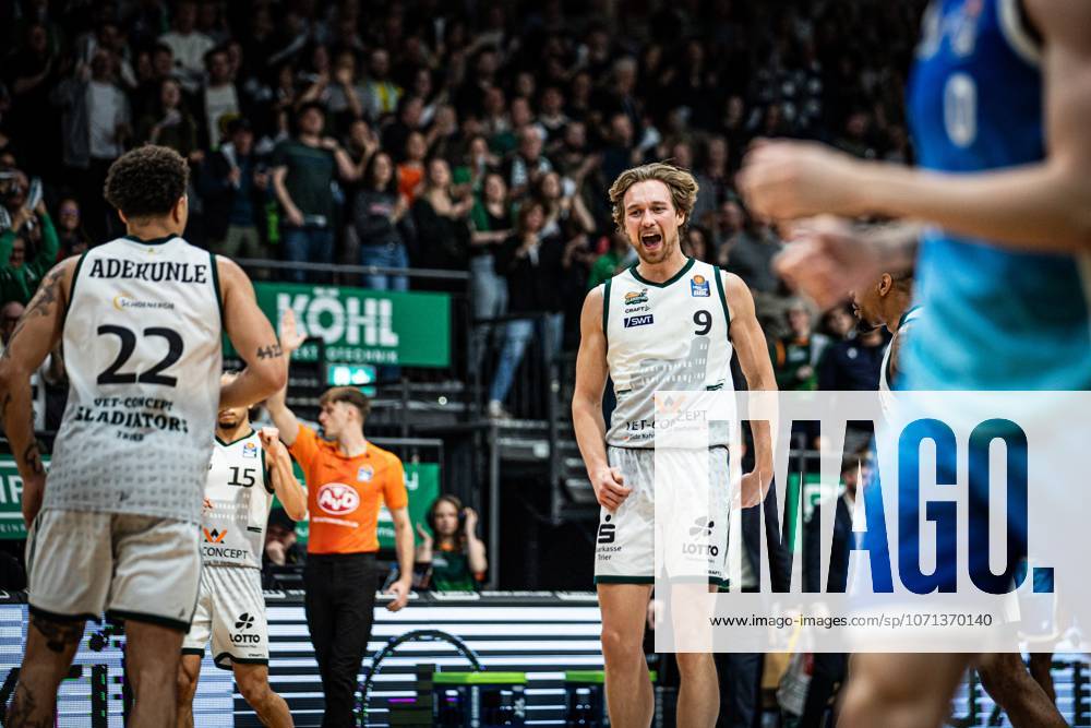 Marco Hollersbacher (Gladiators Trier) jubelt, Vet Concept Gladiators Trier vs Skyliners Frankfurt, Basketball, easyCredit BBL, 16. Spieltag, Saison 2025 2026, 17.01.2026 Vet Concept Gladiators Trier vs Skyliners Frankfurt, Basketball, easyCredit BBL, 16. Spieltag, Saison 2025 2026