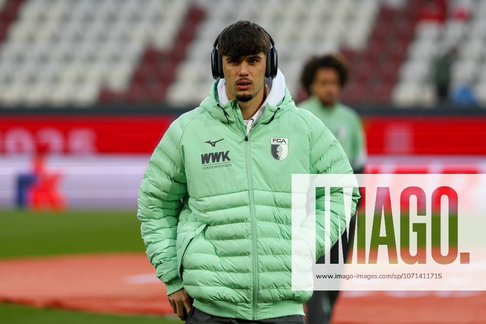 Rodrigo Ribeiro 21 (FC Augsburg), FC Augsburg vs. SC Freiburg, Fussball, 1. Bundesliga, 18. Spieltag, 18.01.2026 DFB regulations prohibit any use of photographs as image sequences and or quasi-video Augsburg Bayern Deutschland
