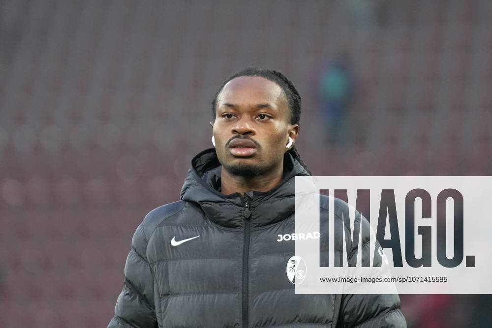 Jordy Makengo (SC Freiburg, 33) , Deutschland, Fussball, 1. Bundesliga, 18.Spieltag, 2025 2026, FC Augsburg vs. SC Freiburg, 18.01.2026, WWK-Arena, Augsburg, Deutschland DFL REGULATIONS PROHIBIT ANY USE OF PHOTOGRAPHS AS IMAGE SEQUENCES AND OR QUASI-VIDEO. Augsburg WWK-Arena Bayern Deutschland
