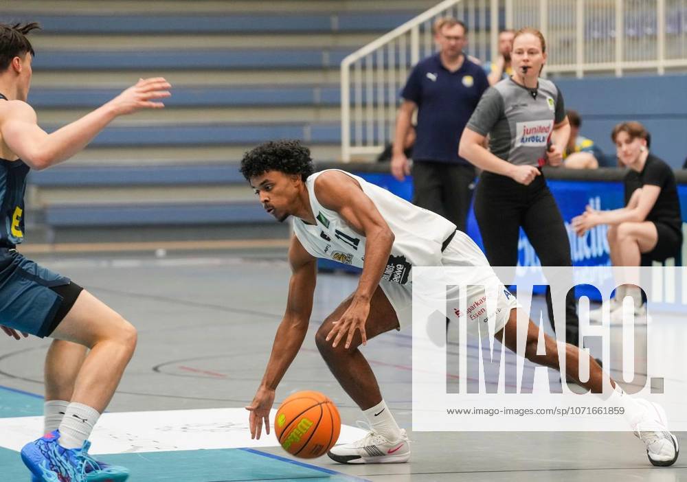 Gabriel Jung von den ETB Miners im Spiel gegen Baskets Juniors TSG Westerstede am 24.01. 2026. Das Spiel endete X:X in der Sporthalle Am Hallo, Ernestinenstraße 57. Michael Gohl FUNKE Foto Services Deutschland Nordrhein-Westfalen Essen