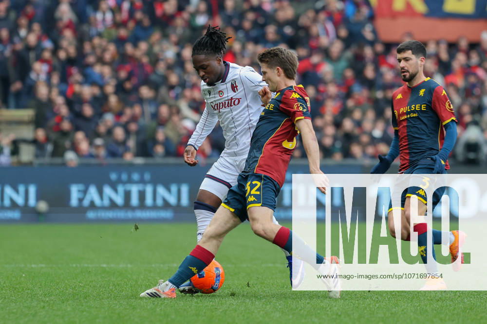 GenoaÕs Morten Frendrup fights for the ball during the Serie A soccer match between Genoa and Bologna at the Luigi Ferraris Stadium in Genoa, Italy - Sunday, January 25, 2026. - Soccer .