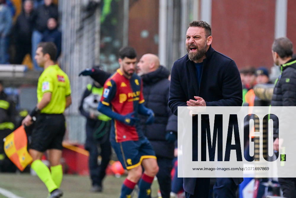 GenoaÕs head coach Daniele De Rossi during the Serie A soccer match between Genoa and Bologna at the Luigi Ferraris Stadium in Genoa, Italy - Sunday, January 25, 2026. - Soccer .