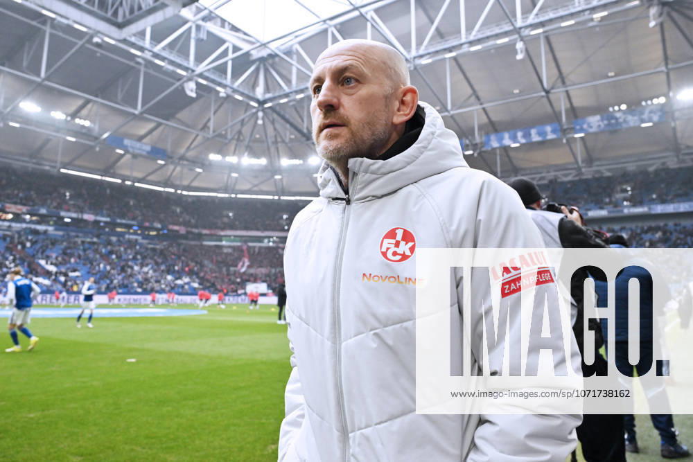 Trainer Torsten Lieberknecht (1. FC Kaiserslautern) 25.01.2026, Fussball 2. Bundesliga, Saison 2025 2026, 19. Spieltag, FC Schalke 04 - 1. FC Kaiserslautern 2:2 DFL regulations prohibit any use of photographs as image sequences and or quasi-video Gelsenkirchen Veltins Arena Nordrhein Westfalen Deutschland