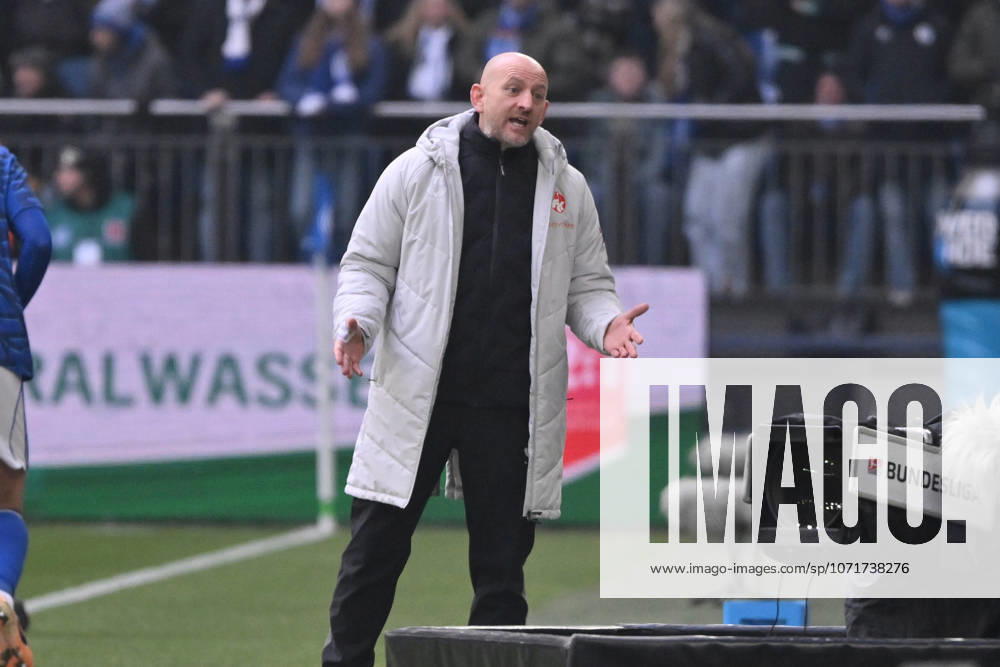 Trainer Torsten Lieberknecht (1. FC Kaiserslautern) 25.01.2026, Fussball 2. Bundesliga, Saison 2025 2026, 19. Spieltag, FC Schalke 04 - 1. FC Kaiserslautern 2:2 DFL regulations prohibit any use of photographs as image sequences and or quasi-video Gelsenkirchen Veltins Arena Nordrhein Westfalen Deutschland