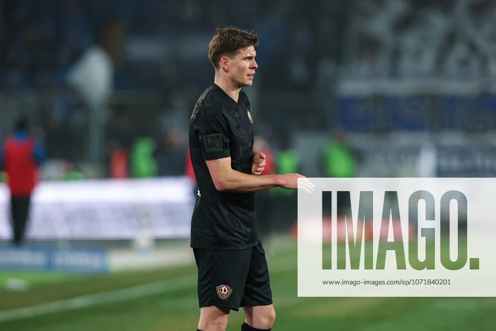 Alexander Rossipal (SG Dynamo Dresden,19) - 2. Fußball Bundesliga Saison 2025-2026 Punktspiel 1. FC Magdeburg vs. SG Dynamo Dresden in der Avnet Arena in Magdeburg - Einzelbild,Aktion,Fußball,Mann,Männer,Deutschland