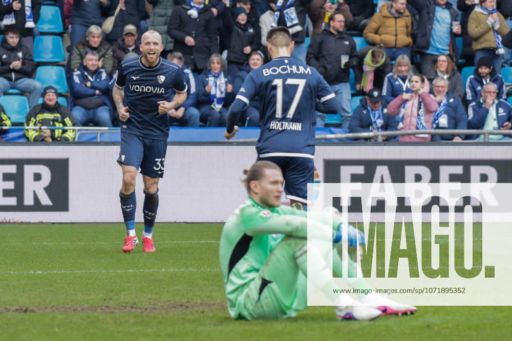 Fussball 2.Bundesliga, VfL Bochum - FC Schalke 04 v.l. Tor, Philipp Hofmann (VfL Bochum) Bochum