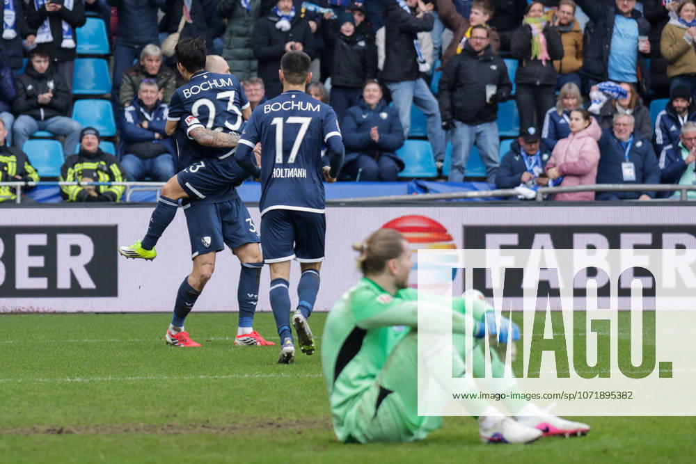 Fussball 2.Bundesliga, VfL Bochum - FC Schalke 04 v.l. Tor, Philipp Hofmann (VfL Bochum) Bochum