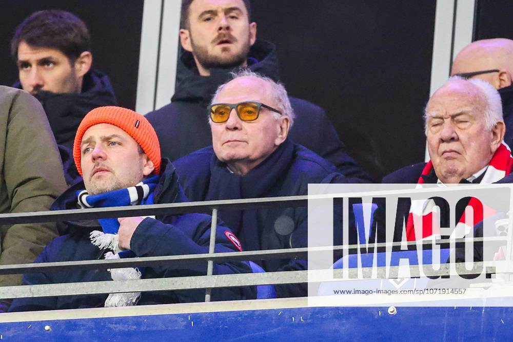 1. Bundesliga - Hamburger SV - FC Bayern München am 31.01.2026 im Volksparkstadion in Hamburg Ehrenpräsident Ehrenpraesident Uli Hoeneß Hoeness (Bayern München)