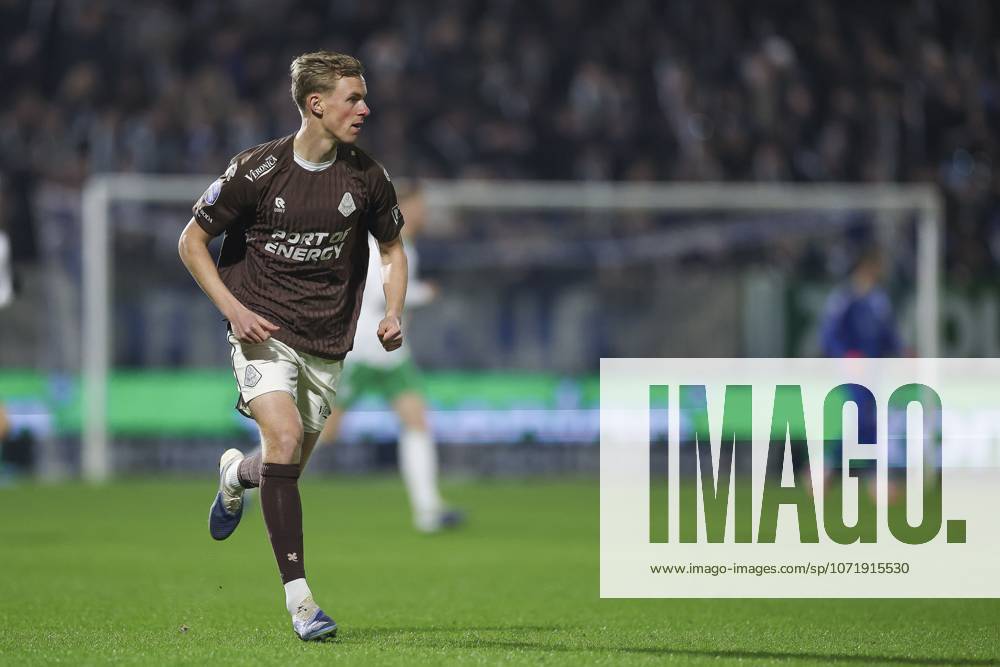 , MAC3PARK Stadion , season 2025 2026 , Dutch Eredivisie Football , match between PEC Zwolle and Telstar , picture shows Telstar-player Guus Offerhaus PEC - Telstar x201217083x
