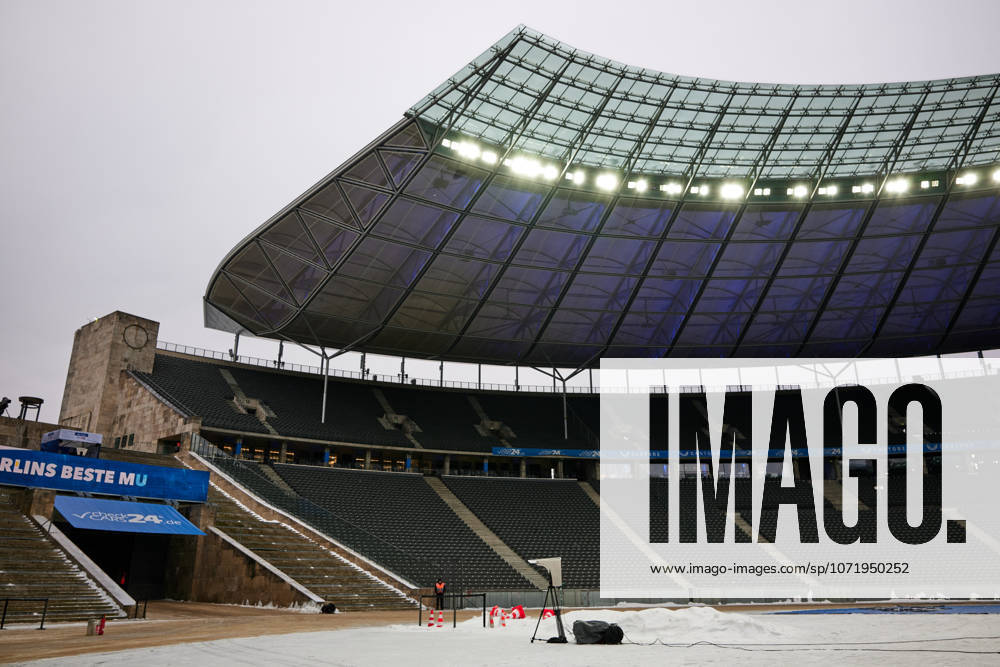 Stimmungsbild Olympiastadion Berlin, Hertha BSC Berlin, winterlich, GER, Hertha BSC vs. ,SV Darmstadt 98, 2. Bundesliga, Saison 2025 2026, 20. Spieltag, 01.02.2026 (DFL REGULATIONS PROHIBIT ANY USE OF PHOTOGRAPHS AS IMAGE SEQUENCES AND OR QUASI - VIDEO). GER, Hertha BSC vs. ,SV Darmstadt 98, 2. Bundesliga, Saison 2025 2026, 20. Spieltag, 01.02.2026 Berlin