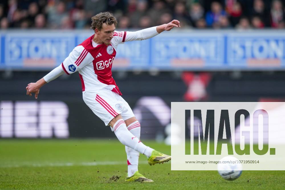 , Stadium Woudestein , season 2025 2026 , Dutch Eredivisie football , match between Excelsior Rotterdam and Ajax , picture shows Ajax player Mika Godts scoring the 0-1 Excelsior - Ajax x201237279x