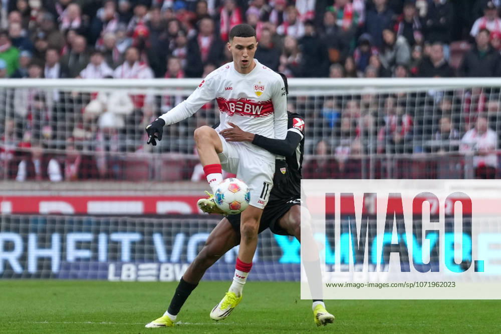 Bilal El Khannouss (VfB Stuttgart, 11) am Ball , Deutschland, Fussball, 1. Bundesliga, 20.Spieltag, 2025 2026, VfB Stuttgart vs. SC Freiburg, 01.02.2026, MHP Arena, Stuttgart, Deutschland DFL REGULATIONS PROHIBIT ANY USE OF PHOTOGRAPHS AS IMAGE SEQUENCES AND OR QUASI-VIDEO. Stuttgart MHP Arena Baden-Württemberg Deutschland