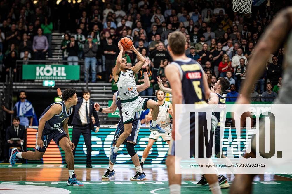 Jordan Roland (Gladiators Trier) im Zweikampf mit Jack Kayil (Alba Berlin) und Jonas Mattisseck (Alba Berlin), Vet Concept Gladiators Trier vs Alba Berlin, Basketball, easyCredit BBL, 18. Spieltag, Saison 2025 2026, 02.02.2026 Vet Concept Gladiators Trier vs Alba Berlin, Basketball, easyCredit BBL, 18. Spieltag, Saison 2025 2026
