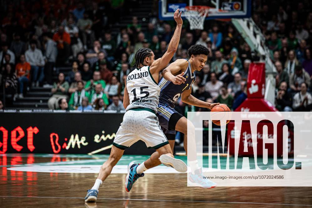Jack Kayil (Alba Berlin) im Zweikampf mit Jordan Roland (Gladiators Trier), Vet Concept Gladiators Trier vs Alba Berlin, Basketball, easyCredit BBL, 18. Spieltag, Saison 2025 2026, 02.02.2026 Vet Concept Gladiators Trier vs Alba Berlin, Basketball, easyCredit BBL, 18. Spieltag, Saison 2025 2026
