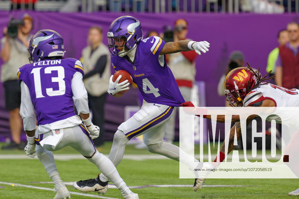 NFL, American Football Herren, USA Washington Commanders at Minnesota Vikings Minnesota Vikings Wide Receiver Myles Price (4) freturning punt during the NFL regular season game at US Bank Stadium in Minneapolis Minnesota on December 7, 2025. The Minnesota Vikings defeated the Washington Commanders 31-0 (Jeff Scudder Image of Minneapolis Minnesota United States