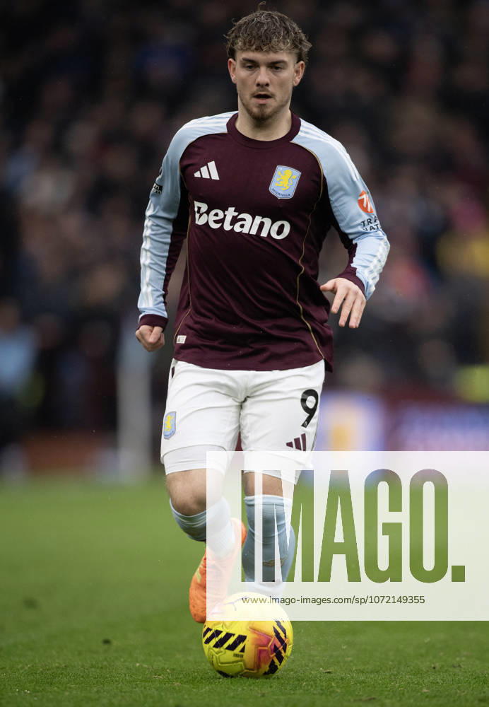 Aston Villa v Brentford - Premier League BIRMINGHAM, ENGLAND - FEBRUARY 1: Harvey Elliott of Aston Villa during the Premier League match between Aston Villa and Brentford at Villa Park on February 1, 2026 in Birmingham, United Kingdom. Birmingham Villa Park England United Kingdom