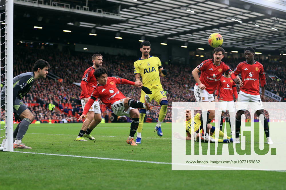 Manchester United, ManU v Tottenham Hotspur 07 February 2026 Manchester - Premier League football - Manchester United v Tottenham Hotspur - Lisandro Martinez of Manchester United clears the ball from his goal area - (Photo by Simon Stacpoole) Manchester UK