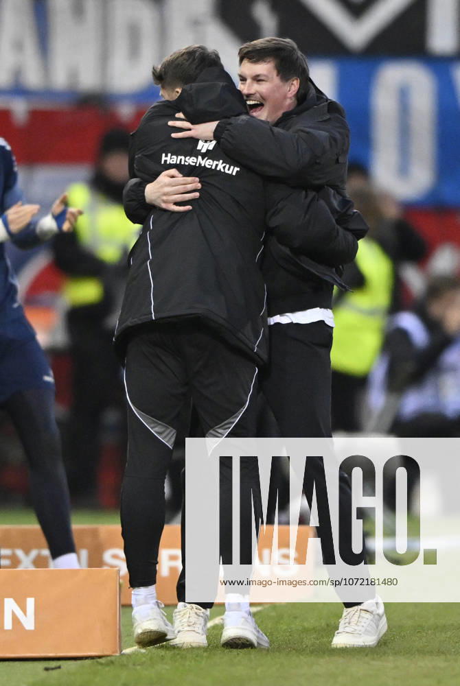 Trainer Coach Merlin Polzin Hamburger SV HSV am Spielfeldrand Gestik Geste Schlussjubel, Freude, Glueck, Jubel mit Co-Trainer Coach Loic Fave Hamburger SV HSV 1. FC Heidenheim 1846 FCH vs Hamburger SV HSV 07.02.2026 DFL REGULATIONS PROHIBIT ANY USE OF PHOTOGRAPHS AS IMAGE SEQUENCES AND OR QUASI-VIDEO 1. FC Heidenheim 1846 FCH vs Hamburger SV HSV