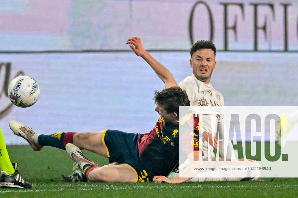 Genoas Morten Frendrup fights for the ball during the Serie A soccer match between Genoa and Napoli at the Luigi Ferraris Stadium in Genoa, Italy - Saturday, February 07, 2026. - Soccer .