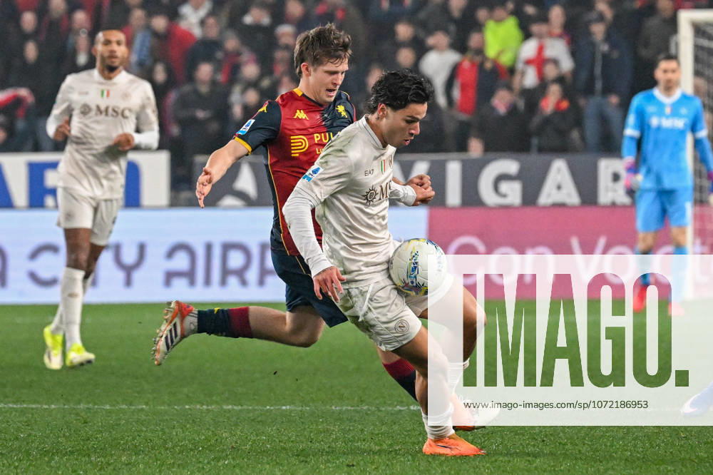 GenoaÕs Morten Frendrup fights for the ball during the Serie A soccer match between Genoa and Napoli at the Luigi Ferraris Stadium in Genoa, Italy - Saturday, February 07, 2026. - Soccer .
