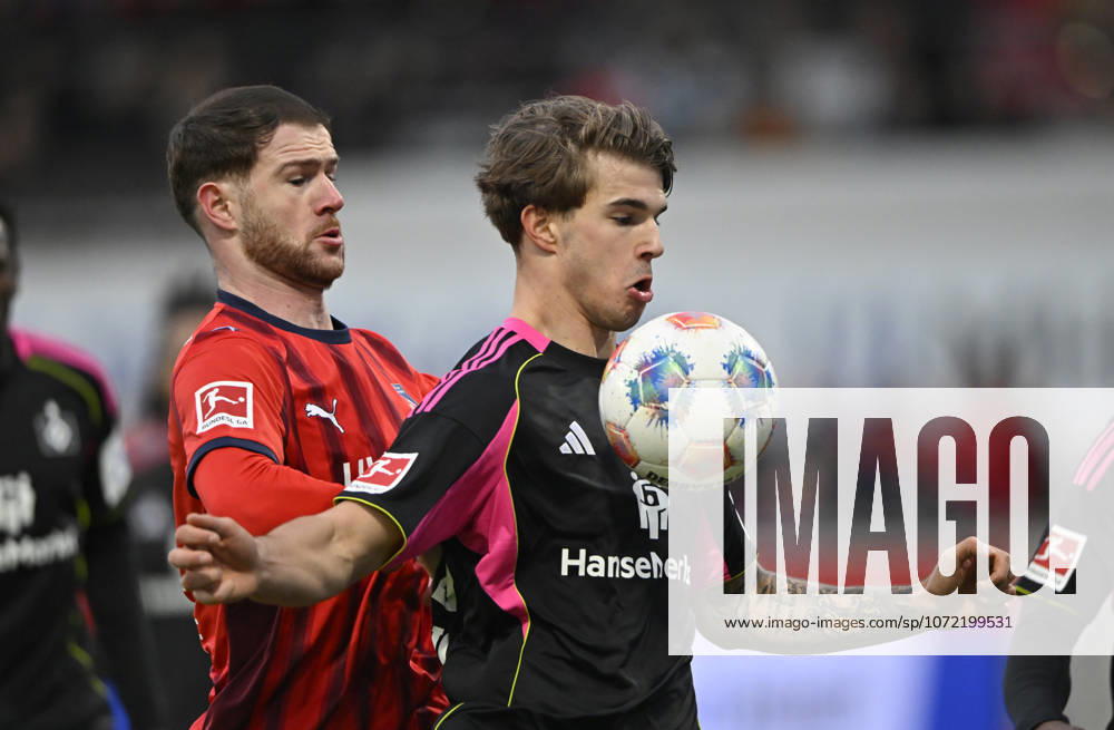 Zweikampf, Aktion Budu Zivzivadze Siwsiwadse 1. FC Heidenheim 1846 FCH (11) gegen Luka Vuskovic Hamburger SV HSV (44) 1. FC Heidenheim 1846 FCH vs Hamburger SV HSV 07.02.2026 DFL REGULATIONS PROHIBIT ANY USE OF PHOTOGRAPHS AS IMAGE SEQUENCES AND OR QUASI-VIDEO 1. FC Heidenheim 1846 FCH vs Hamburger SV HSV
