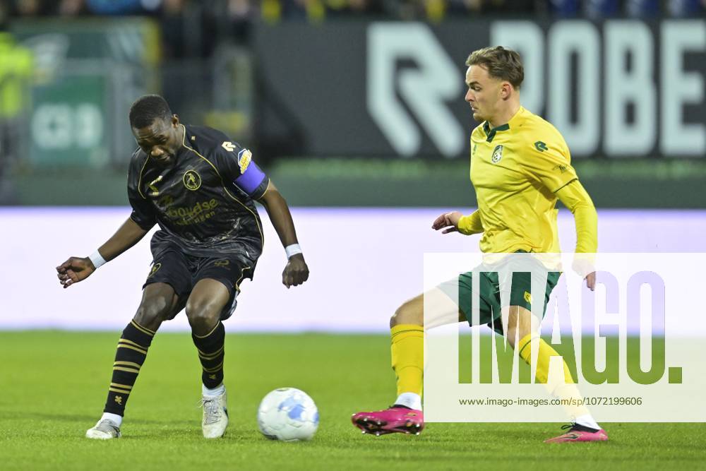 , Fortuna Sittard Stadium , season 2025 2026 , Dutch Eredivisie football , match between Fortuna Sittard and Sparta , picture shows , Sparta player Joshua Kitolano, Fortuna Sittard player Philip Brittijn Fortuna Sittard - Sparta x201376579x