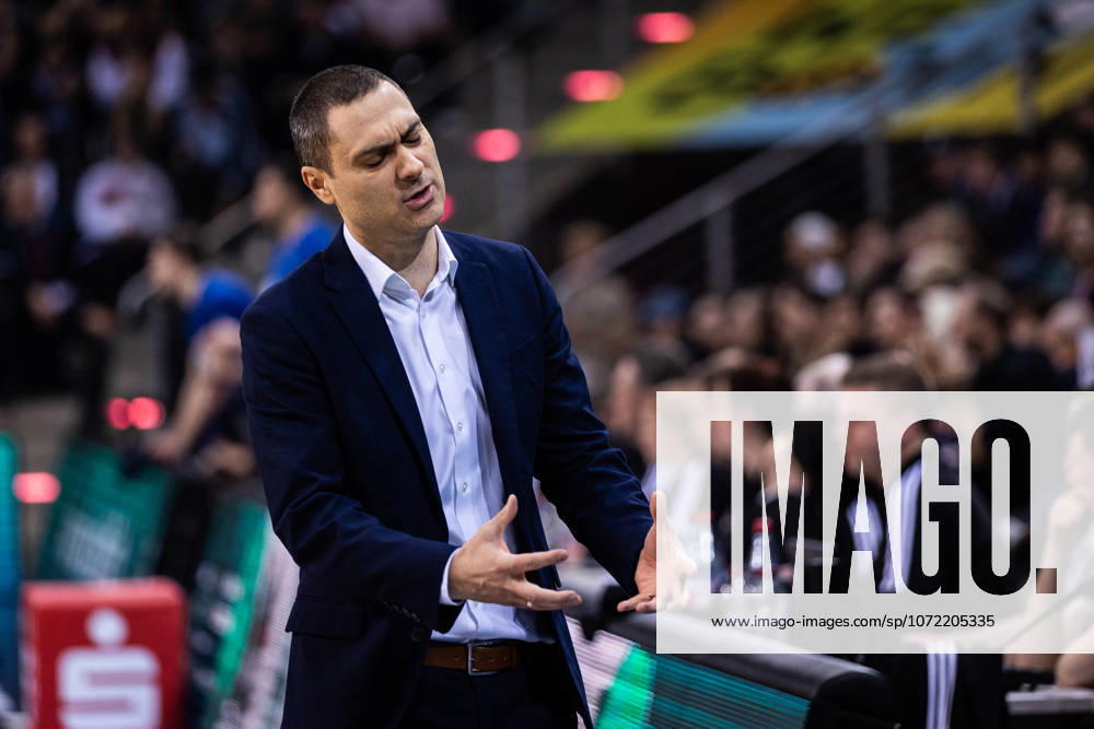 EasyCredit Basketball Bundesliga, Telekom Baskets Bonn vs. Science City Jena, 07.02.2026 Marko Stankovic (Telekom Baskets Bonn Head Coach) ist nicht zufrieden -- easyCredit Basketball Bundesliga, Telekom Baskets Bonn vs. Science City Jena, 07.02.2026, Telekom Dome Bonn