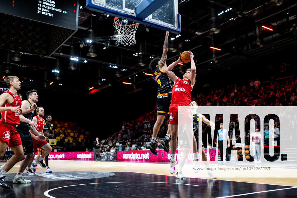Basketball - Saison 2025 2026 - 2. Bundesliga Pro-A - 22. Spieltag: Nürnberg Falcons Basketball Club NBC - Bozic Estriche Knights Kirchheim - ThHa - - Tom Stoiber (28, Nürnberg Falcons BC NBC ) Tylan Pope (9, Kirchheim Knights )
