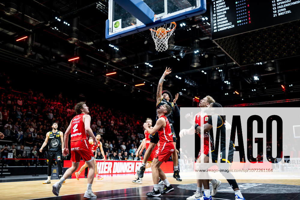 Basketball - Saison 2025 2026 - 2. Bundesliga Pro-A - 22. Spieltag: Nürnberg Falcons Basketball Club NBC - Bozic Estriche Knights Kirchheim - ThHa - - Tylan Pope (9, Kirchheim Knights ) Christian Feneberg (7, Nürnberg Falcons BC NBC ) zu spät