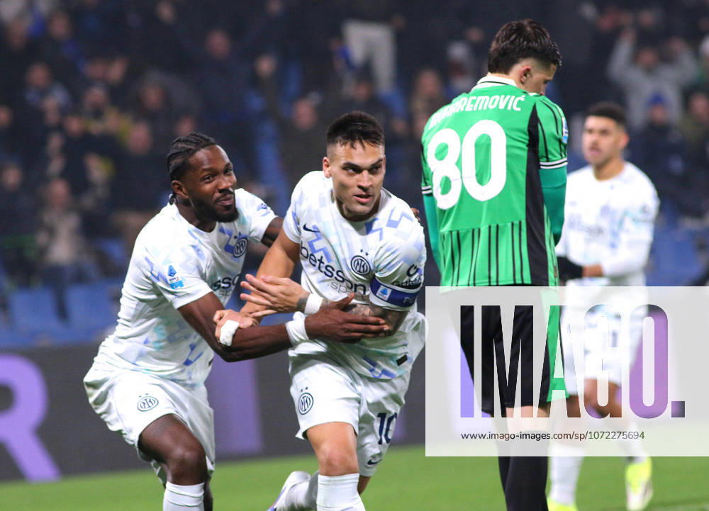 Foto IPP Albano Angilletta Reggio Emilia 08 02 2026 Calcio Campionato di serie A 2025 2026 Sassuolo - Inter nella foto: Lautaro Martinez esulta con Marcus Thuram dopo il suo gol del momentaneo 0 a 3 Italy Photo Press World Copyright italy ITALY