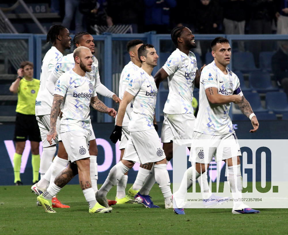 Foto IPP Albano Angilletta Reggio Emilia 08 02 2026 Calcio Campionato di serie A 2025 2026 Sassuolo - Inter nella foto Federico Dimarco Henrikh Mkhitaryan Marcus Thuram e Lautaro Martinez Italy Photo Press World Copyright italy ITALY