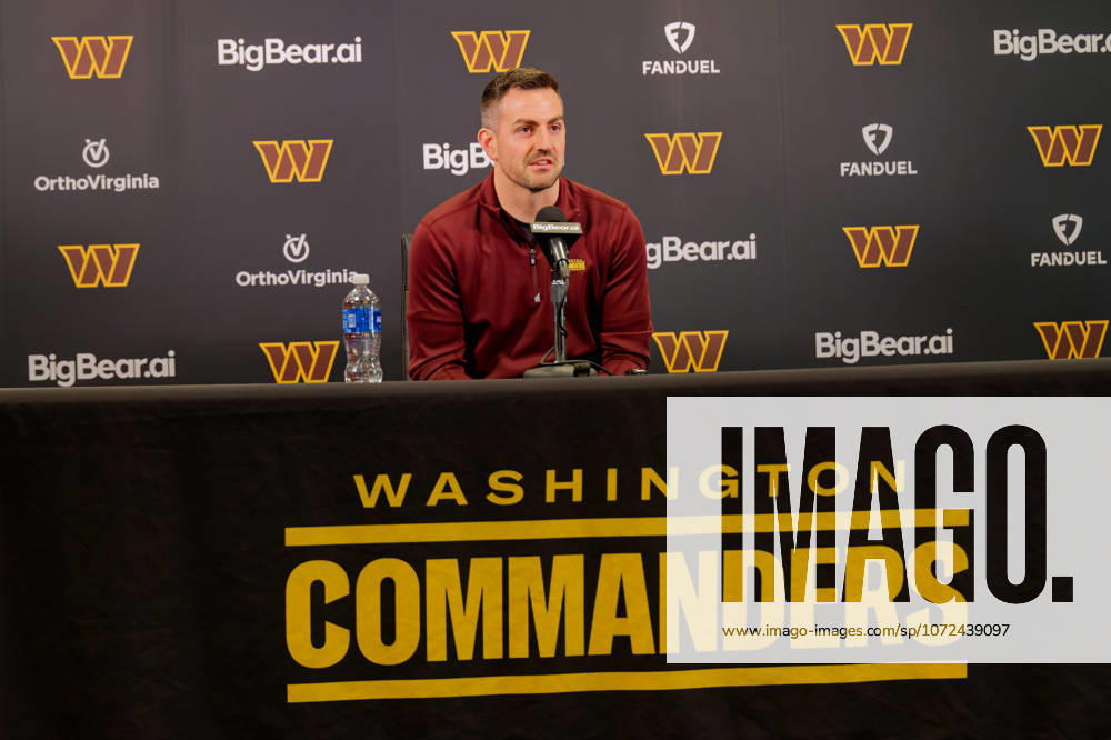 NFL, American Football Herren, USA Washington Commanders press conference, PK, Pressekonferenz Washington Commanders new offensive coordinator David Blough speaks to the media during a press conference on February 10, 2026 in Ashburn, Va. (Jeff Scudder Image of Ashburn Virginia United States